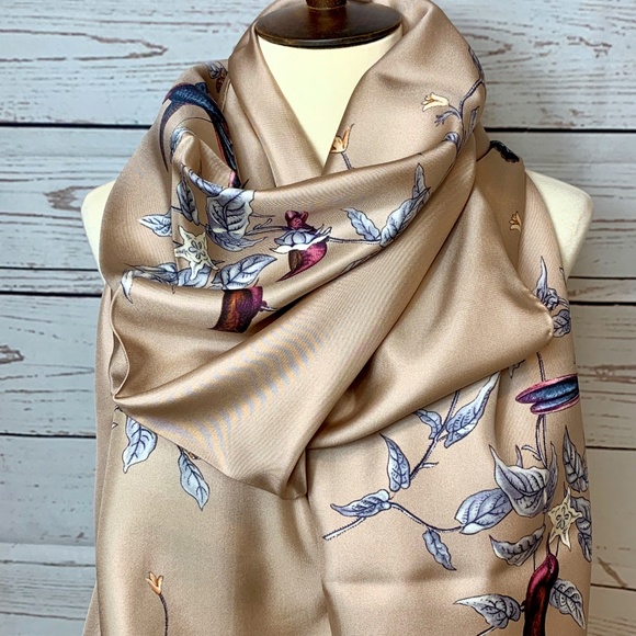 NWT DOLCE & GABBANA Silk Beige Bird Scarf Wrap - Picture 6 of 8
